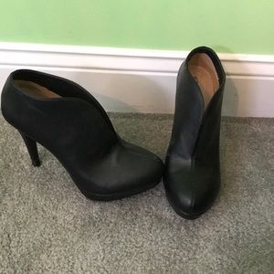 Audrey Brooke black leather heel